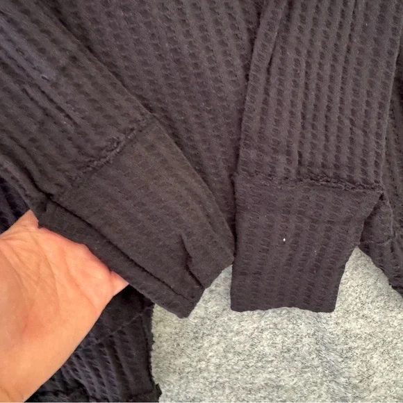 Free People Waffle Knit Boho Relaxed Fit Cowl Neck Sweater Size Small - Picture 9 of 16